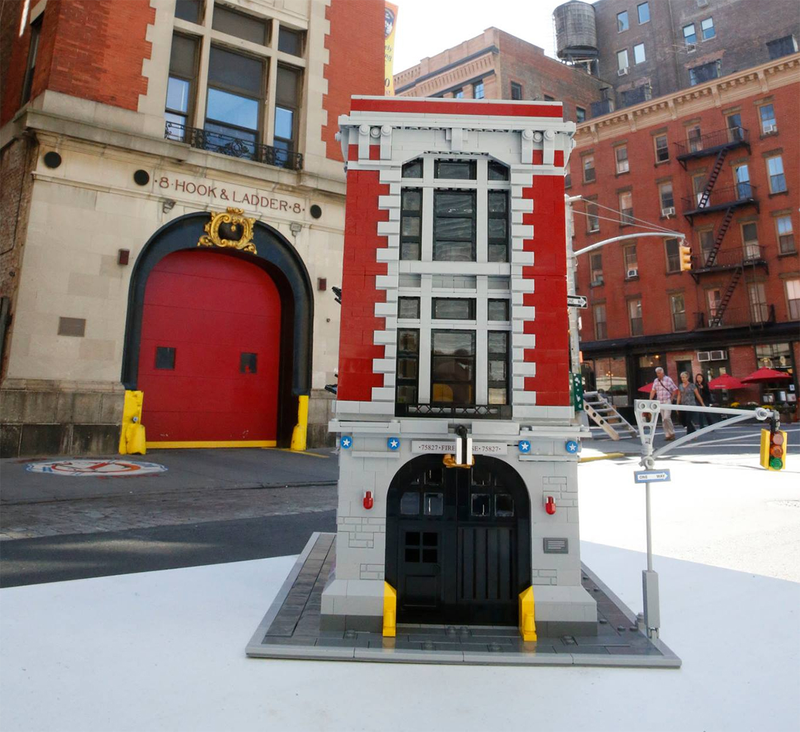 Illustration for article titled Here Are the First Official Shots of the Lego Ghostbusters Firehouse HQ Set